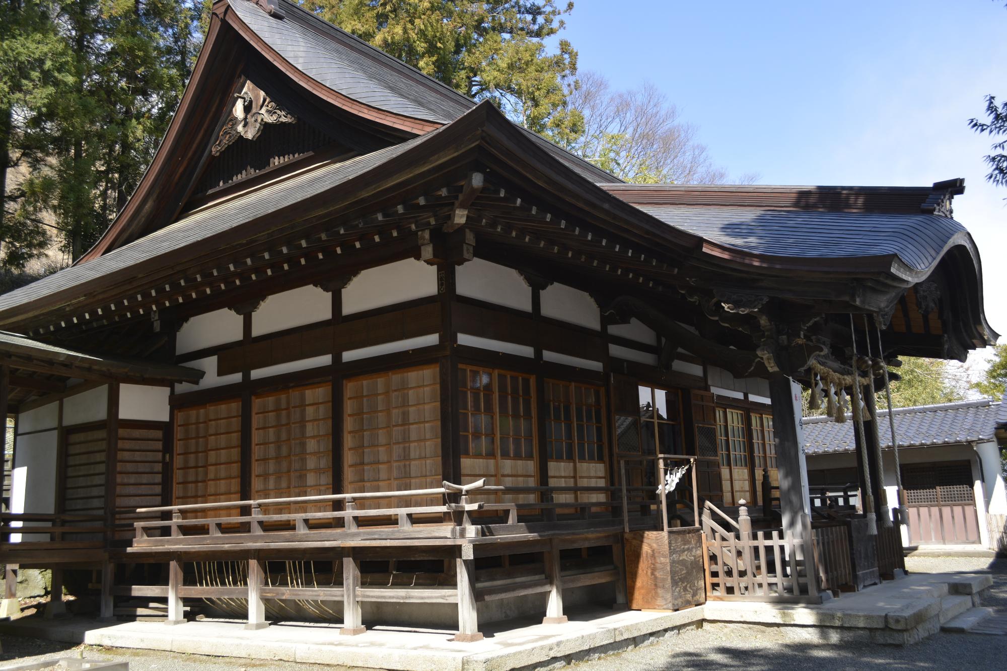 韮崎若宮八幡宮の外観