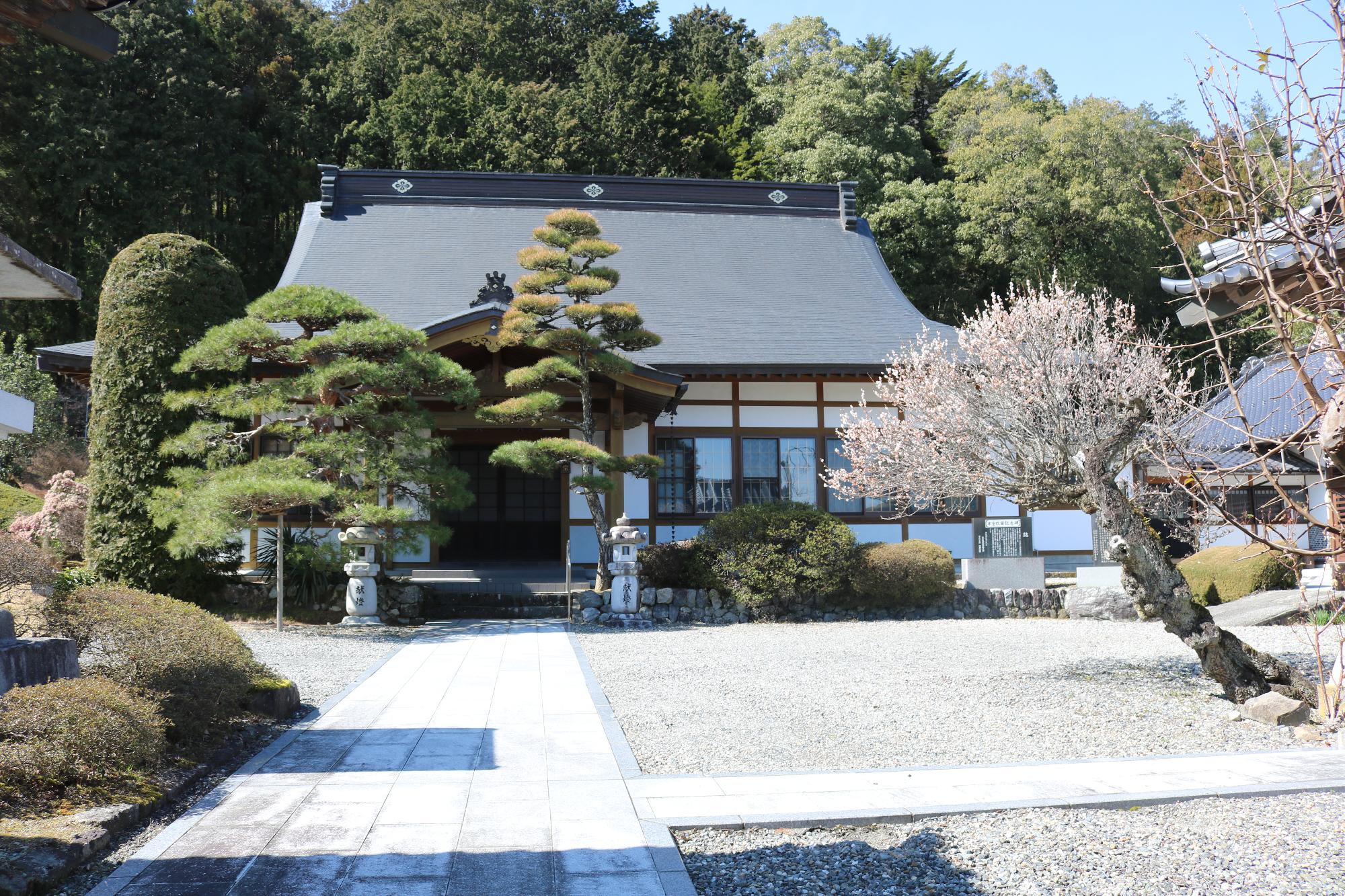 常光寺の本堂外観